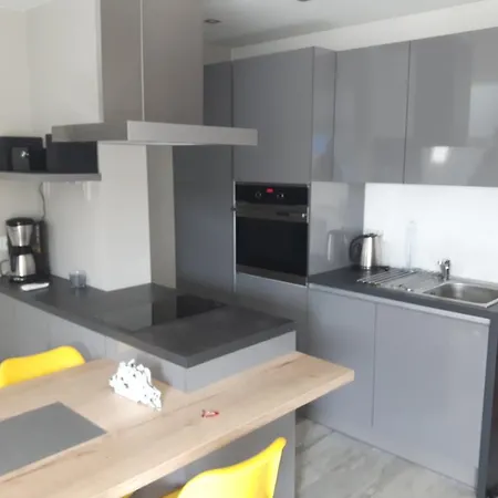 Platinum Apartment *